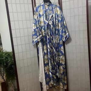 NATORI 2 PIECE‎ SET ROBE SIZE S/L